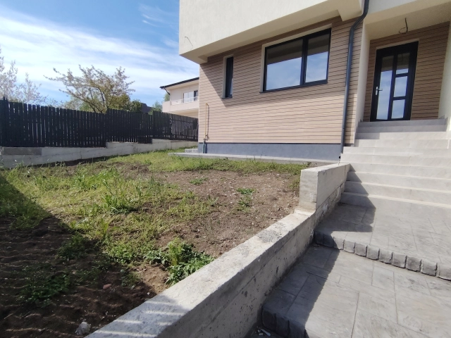 Casa 4 camere - Rediu