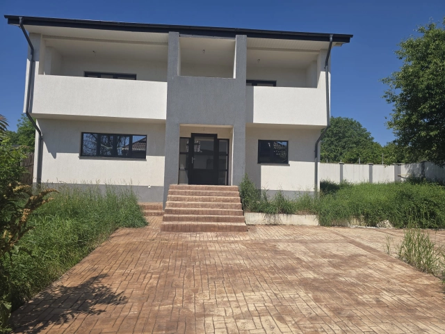 Casa 5 camere - Bucium