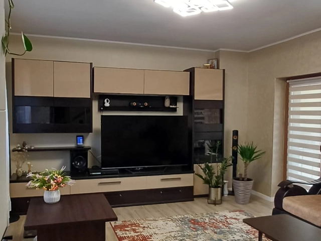 Casa 4 camere - Miroslava