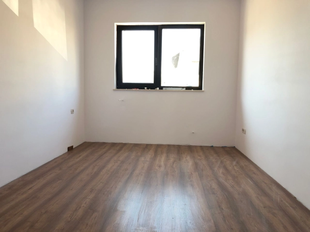 Casa 4 camere - Miroslava
