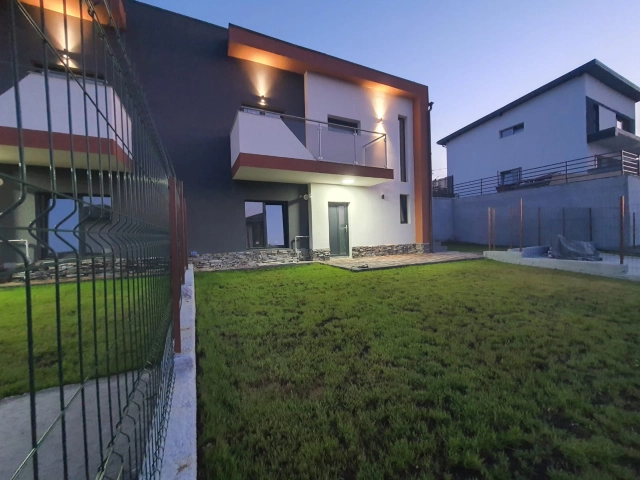 Casa 3 camere - Miroslava
