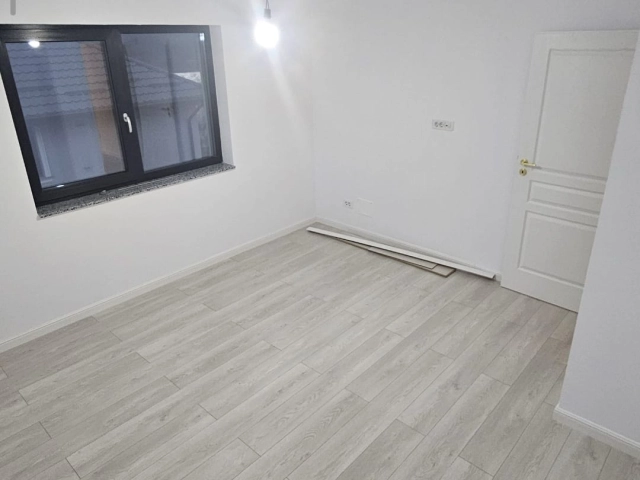 Casa 4 camere - Rediu