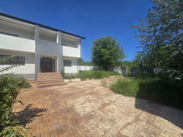 Casa 5 camere - Bucium