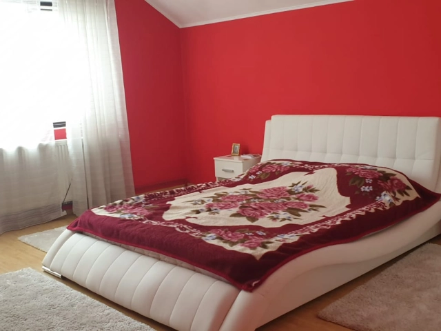 Casa 5 camere - Barnova