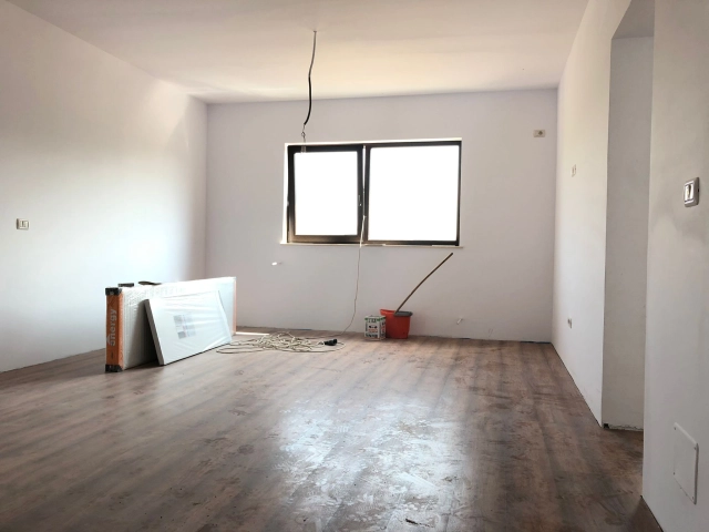 Casa 4 camere - Miroslava