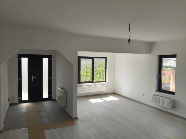 Casa 3 camere - Tomesti