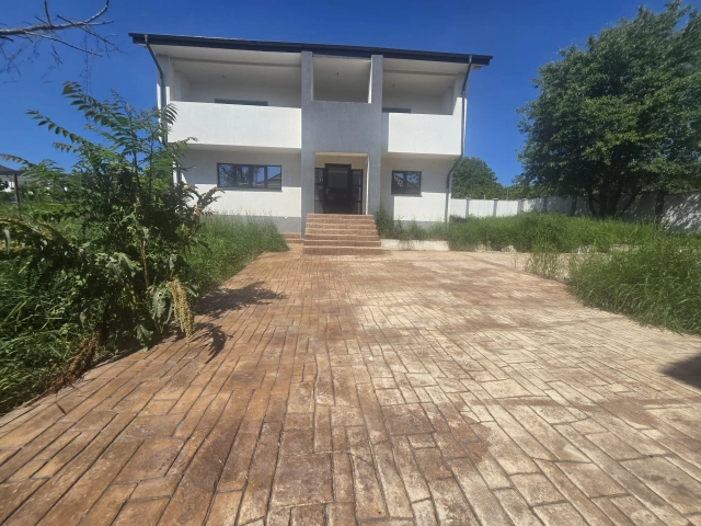 Casa 5 camere - Bucium