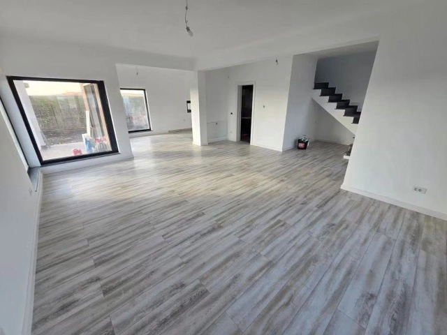 Casa 4 camere - Vorovesti