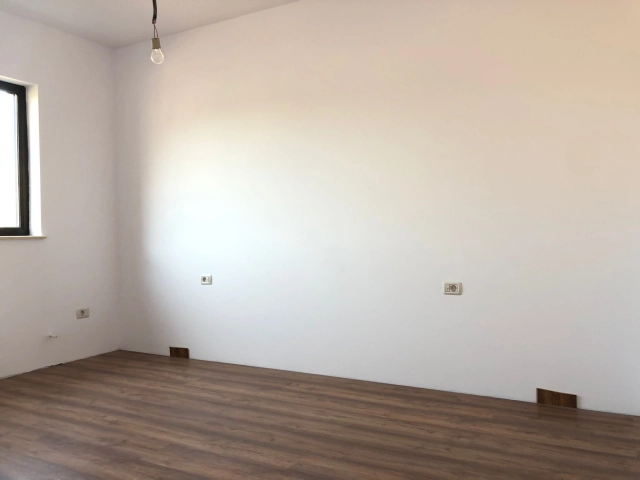 Casa 4 camere - Miroslava