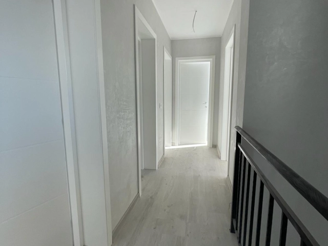 Casa 4 camere - Rediu