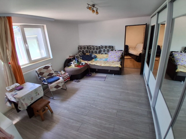 Casa 5 camere - Tatarasi