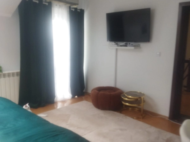Casa 9 camere - Bucium
