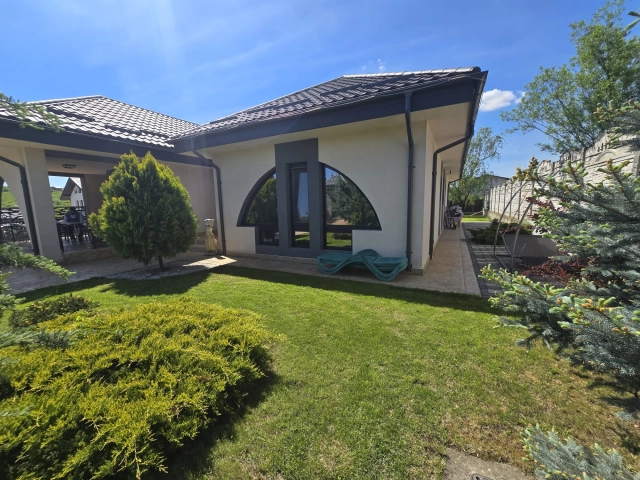 Casa 5 camere - Visani