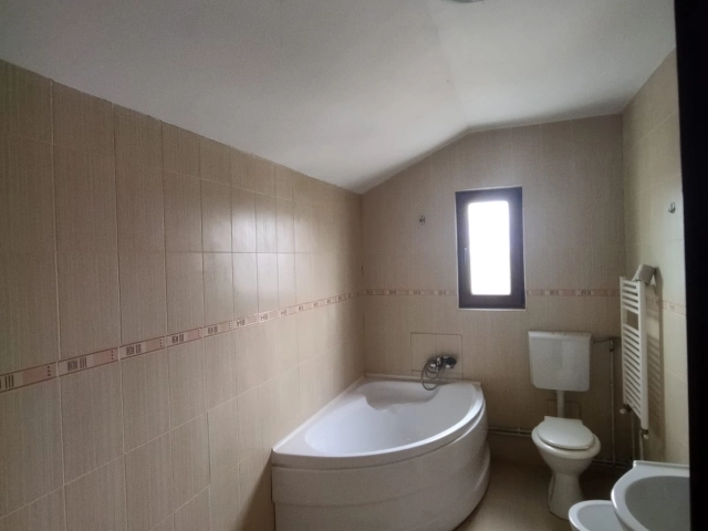 Casa 5 camere - Copou