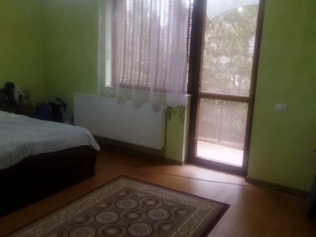 Casa 9 camere - Bucium
