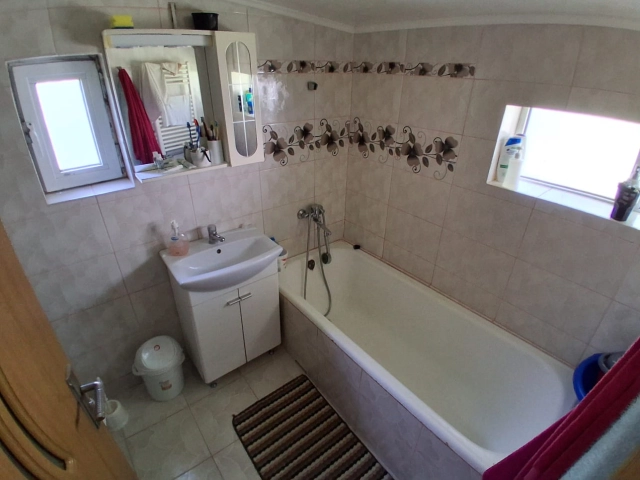 Casa 5 camere - Tatarasi
