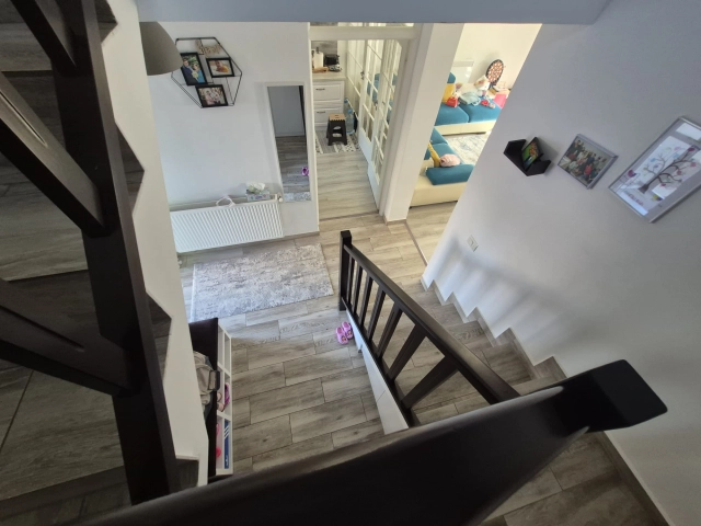 Casa 4 camere - Miroslava