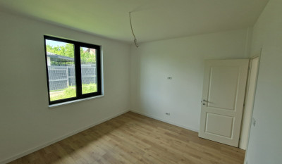 Casa de vanzare,  4 camere, 127mp, Miroslava,  (n spate la Familiy Market ) Iasi 163009