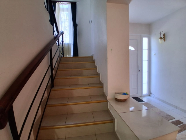 Casa 5 camere - Bucium