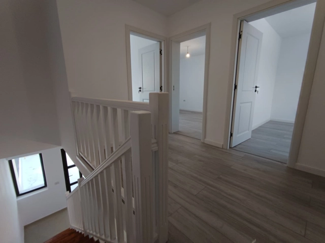 Casa 4 camere - Valea Lupului