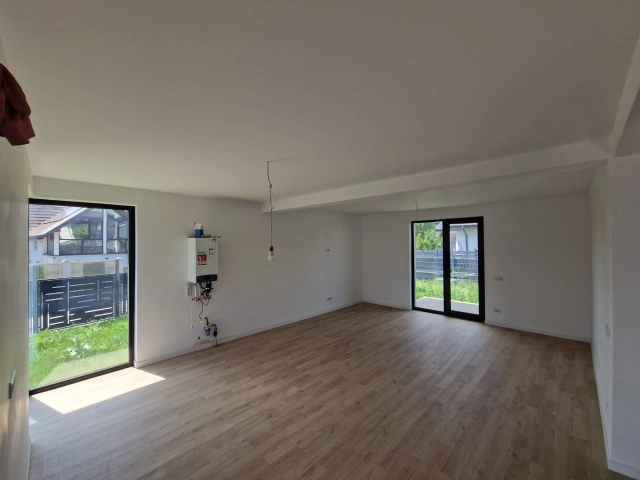 Casa 4 camere - Miroslava